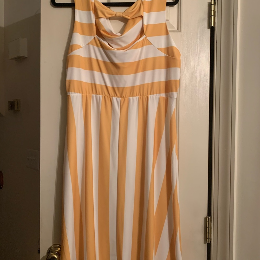 Light weight yellow and white dress